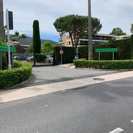 Magnifique T2 Avec Terrasse Et Jardin Prive * 망들리유 라 나플