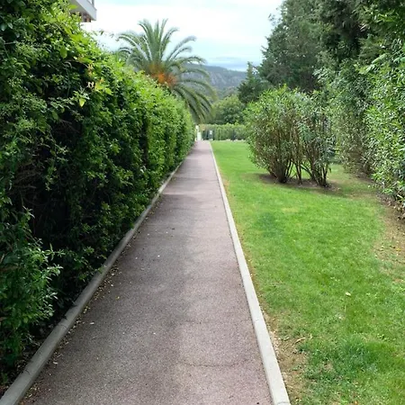 Lägenhet Magnifique T2 Avec Terrasse Et Jardin Prive